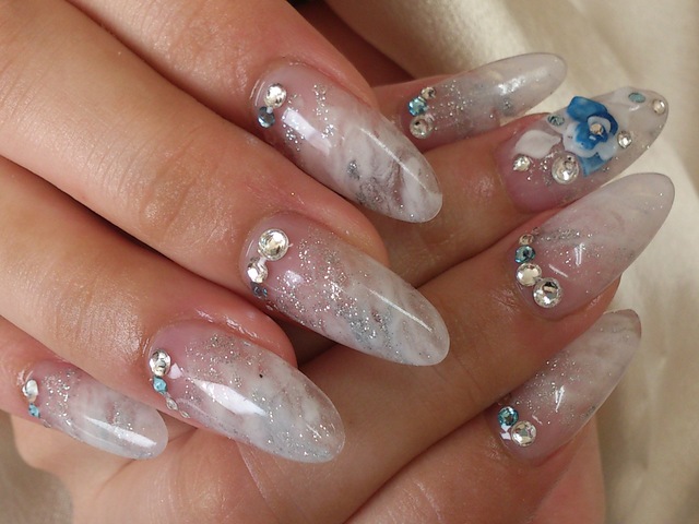 ネイル デザイン 冬 大理石