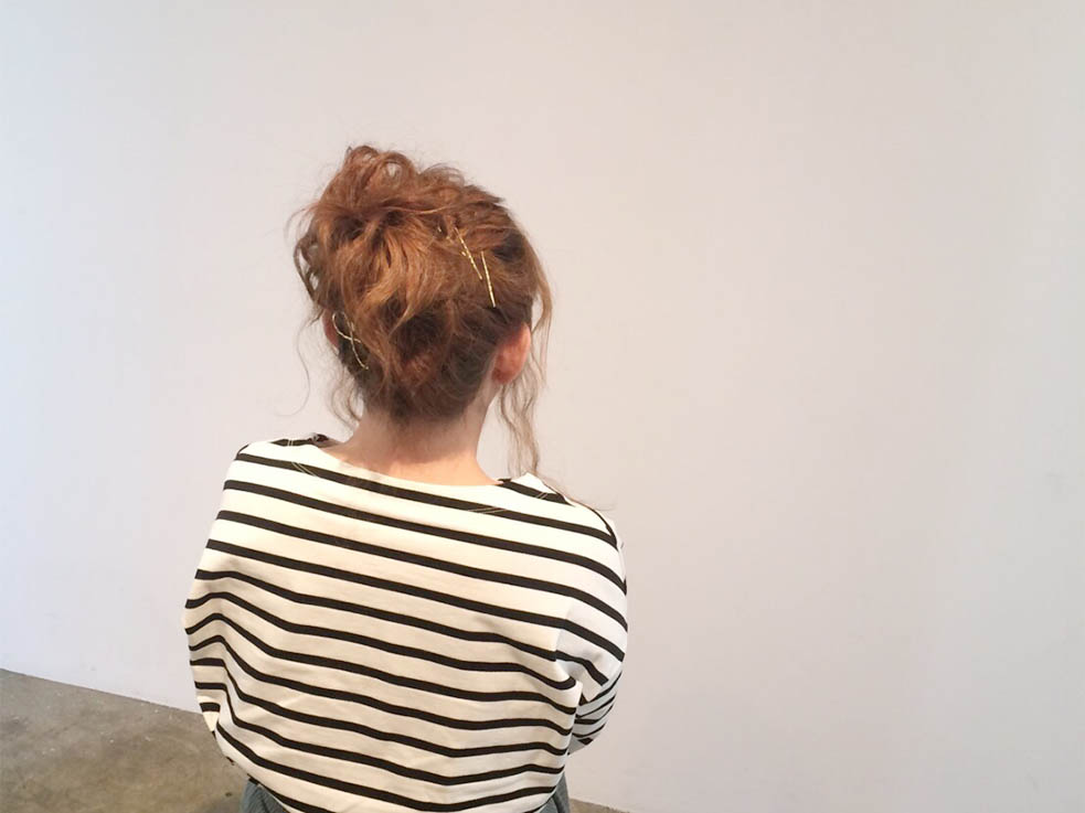 首元すっきり、ルーズなボリュームお団子簡単ヘアアレンジ!
