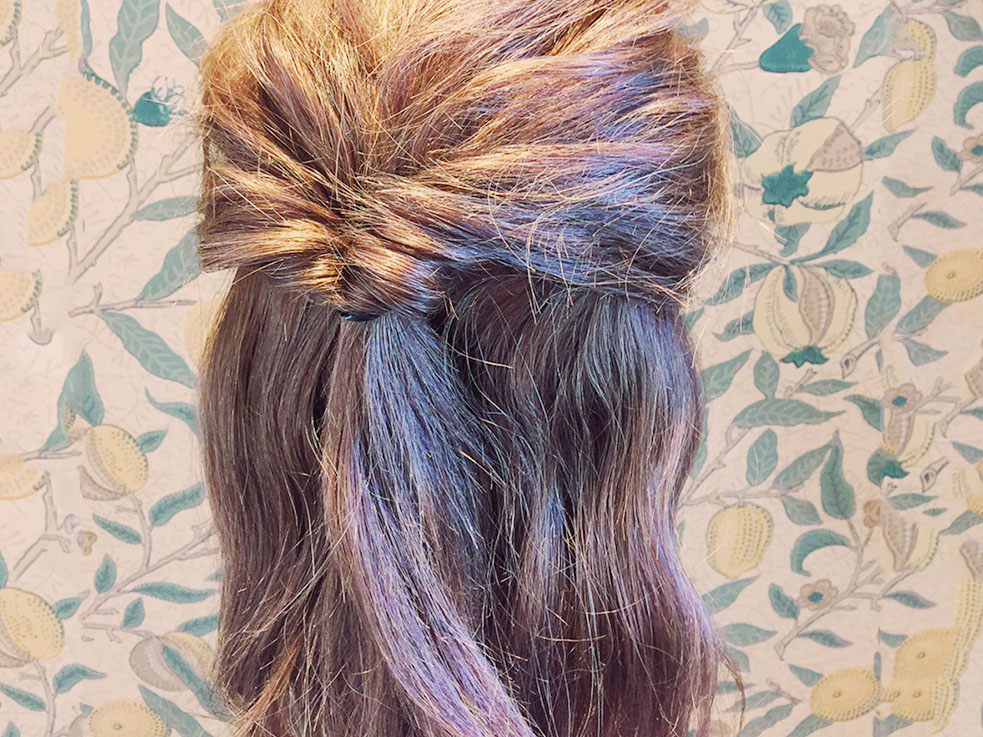 ヘアゴム2つだけでできる!三つ編みダウンスタイルのやり方