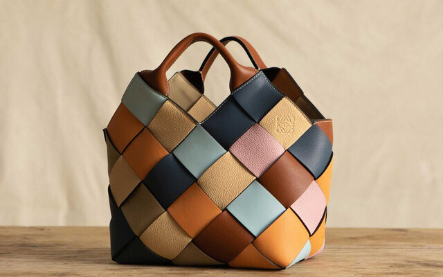 LOEWE ストロー レザーハンドバッグ 美品】Loewe ラフィア スモール バスケットバッグ ストロー