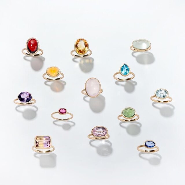 星座石は幸運を呼び込むお守り。誕生石との違いや上質なお守りジュエリーを紹介