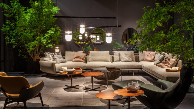 LIFE]最新モデルが「ポルトローナ・フラウ東京青山」でお目見え