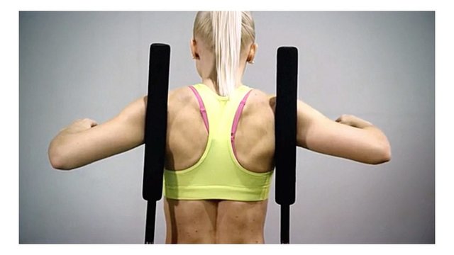 初日から高い達成率を望める！立ったまま体幹を鍛える「Spine