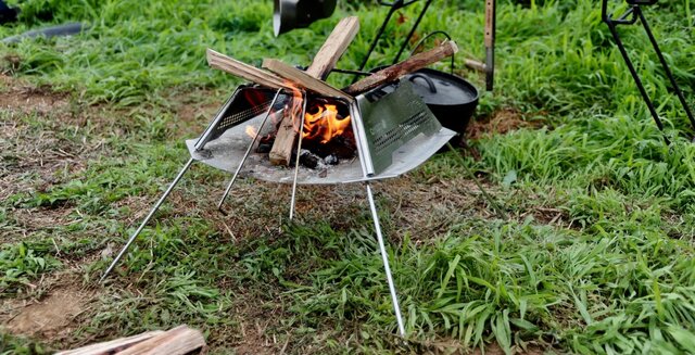【手作り】焚き火台：９７ 新作焚き火台「FIRE BOX」はギミックが詰まった意欲作。組み立て