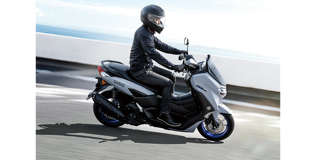ヤマハの原付二種「NMAX155 ABS」刷新！車両メーターとスマホが連携