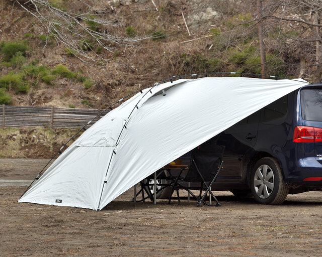 クルマを停めたらすぐキャンプ 吸盤で連結できるカーサイドタープ Maduroセレクション Maduro Online マデュロオンライン