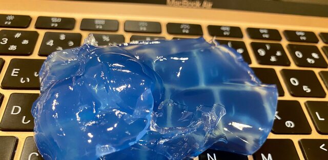 ダイソーで実験】キーボードの隙間と画面汚れを「110円アイテム」で ダイソーで実験】キーボードの隙間と画面汚れを「110円アイテム」で