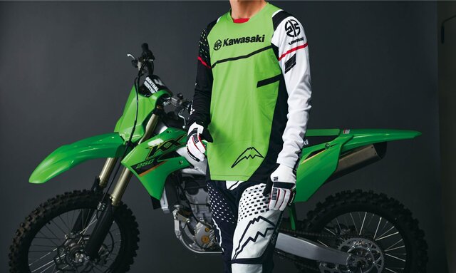 カワサキ】ベテランライダーの装い！走りやすさを追求したオフロード