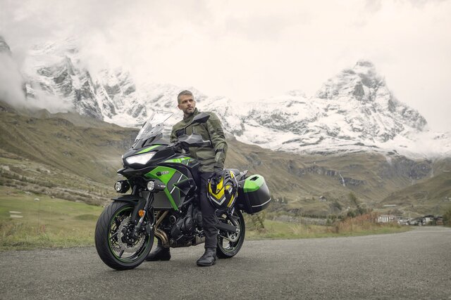 黒緑アビス　アドバンス付き カワサキ ZX-6Rの買取事例詳細 | 2020年式で101万円 | 中古