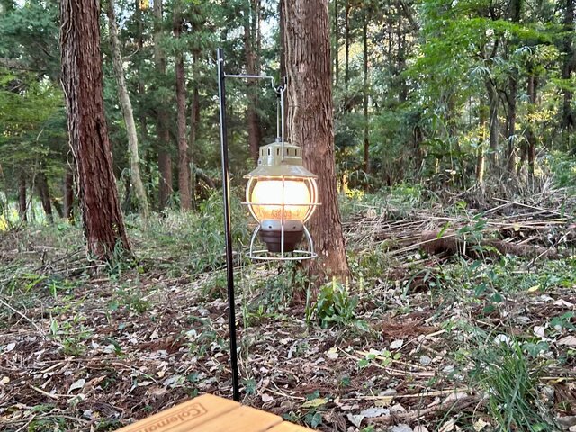 ダイソー】770円のランタンスタンドを徹底レビュー！使い勝手や強度を