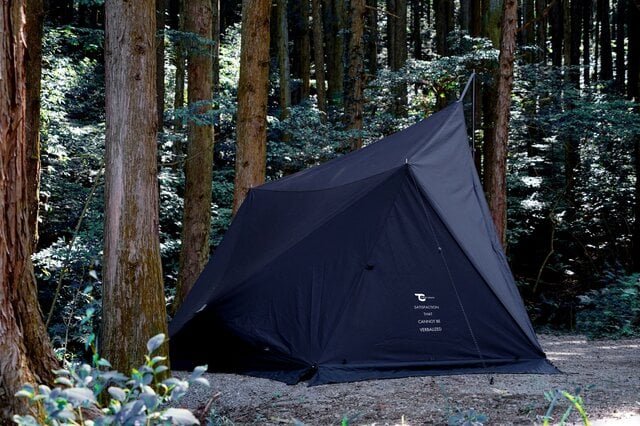 トウキョウクラフト】漆黒の“秘密基地”！人気ソロテント＆タープに限定