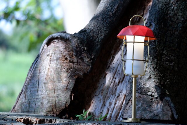 上質なヌメ革を育てたい！世界初製法で生まれた、革絞りランタン