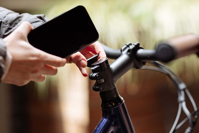 自転車】車体の機能美を損ねない！ステムに溶け込むほどコンパクトな