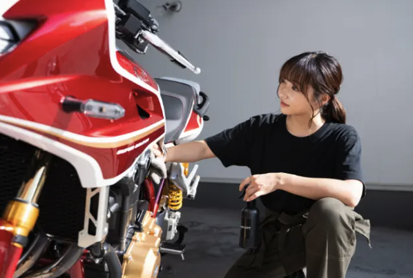 のりこみち　新品未使用 ANGELA CAPUTIクリア×ブラックバングル 3dad9b80-1910-40f5-b04c-