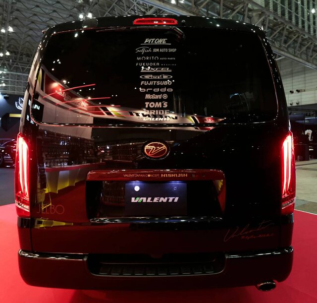 ハイエース】カスタムしたい！テールランプのモーション点灯に後続車も