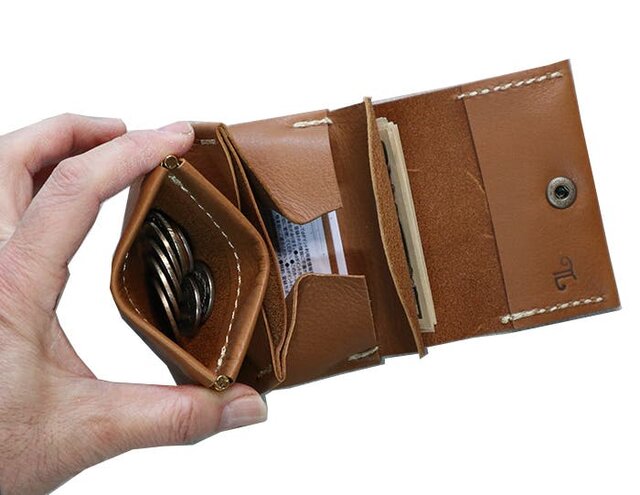 昭和レトロ】カパッと開いてパチンと閉まる！わざわざ触れたくなる本革