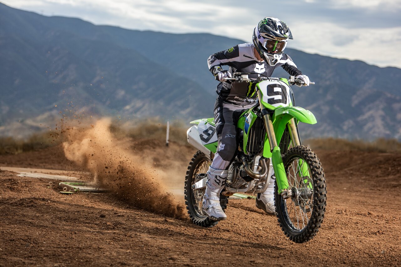 【カワサキ】7月15日発売！オフロード競技モデル「KX＆KLX」シリーズ新型6種