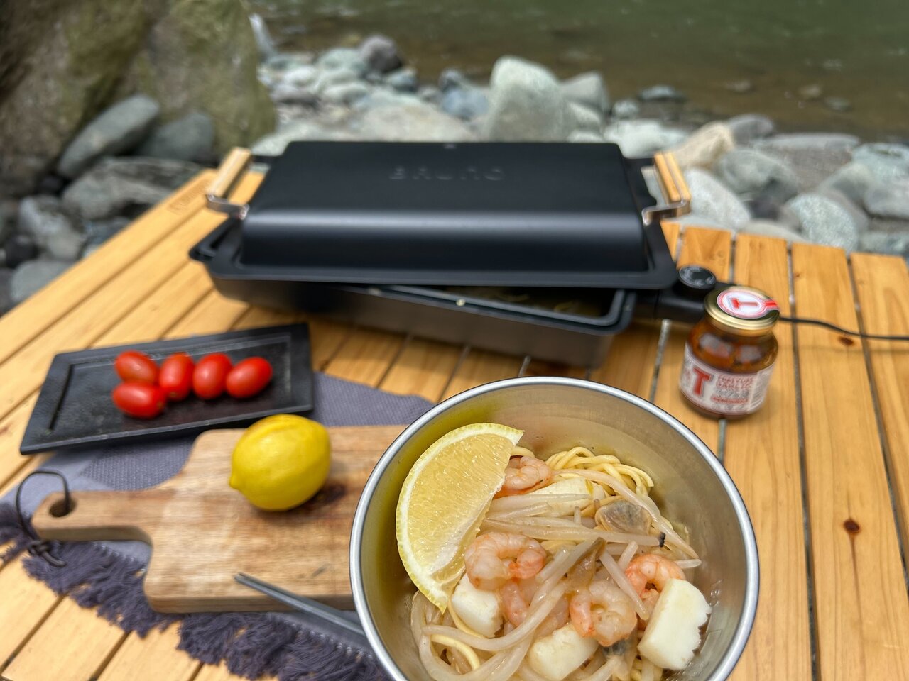 【秋の遊び方】ホットプレートで簡単！インスタント麺のトムヤムはTスープの素で