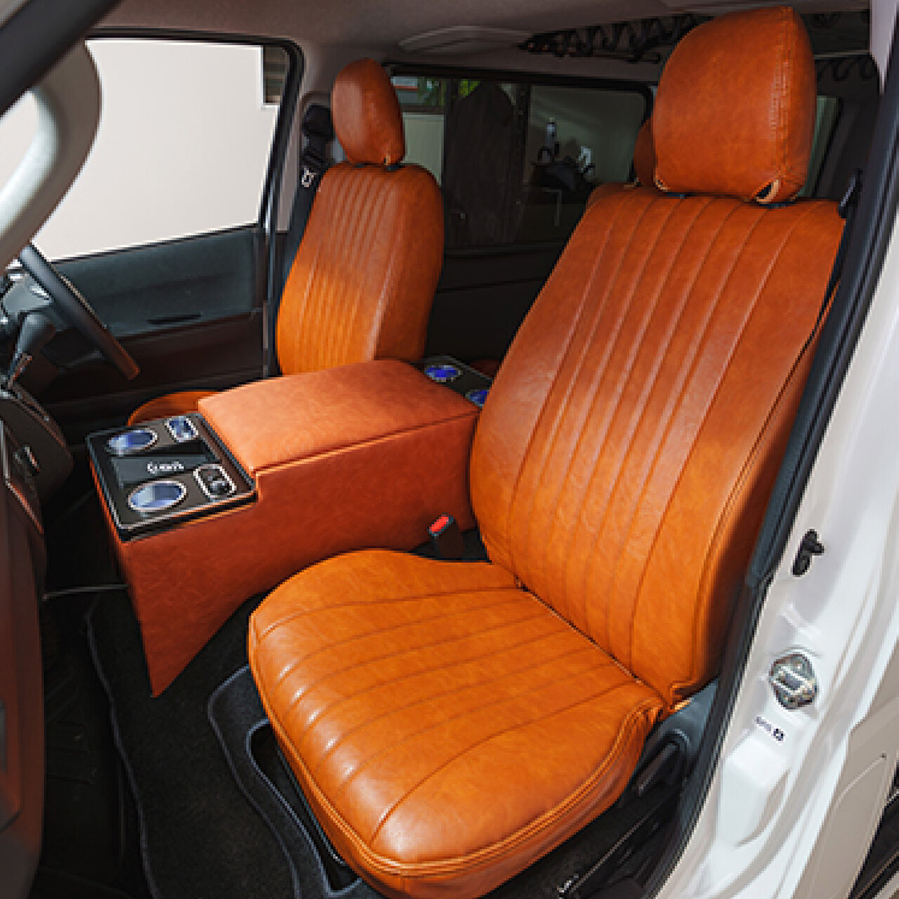 【Hiace】Transform your look with a vintage feel! Unusually comes with a console box cover
