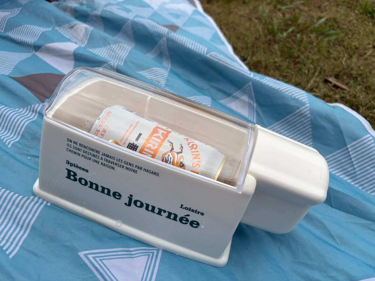 With the 3COINS can cooler that reaches -1℃ in 5 minutes, you can enjoy great beer in the park