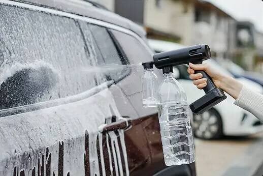 【タイパ洗車】ペットボトル放水なのにハイパワー！ハンディ高圧洗浄機で輝く車体に