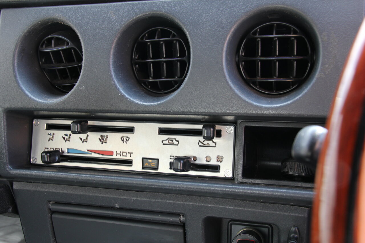 【Car Air Conditioning】 Does the performance change!? The air conditioning belt of the JA22W Jimny is squeaking, so maintenance is needed.