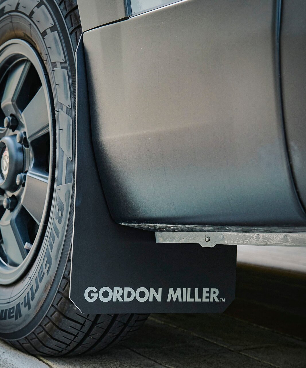 【Car's Footing】The matte texture and rounded C-edge processing are cool! Thick mud flaps
