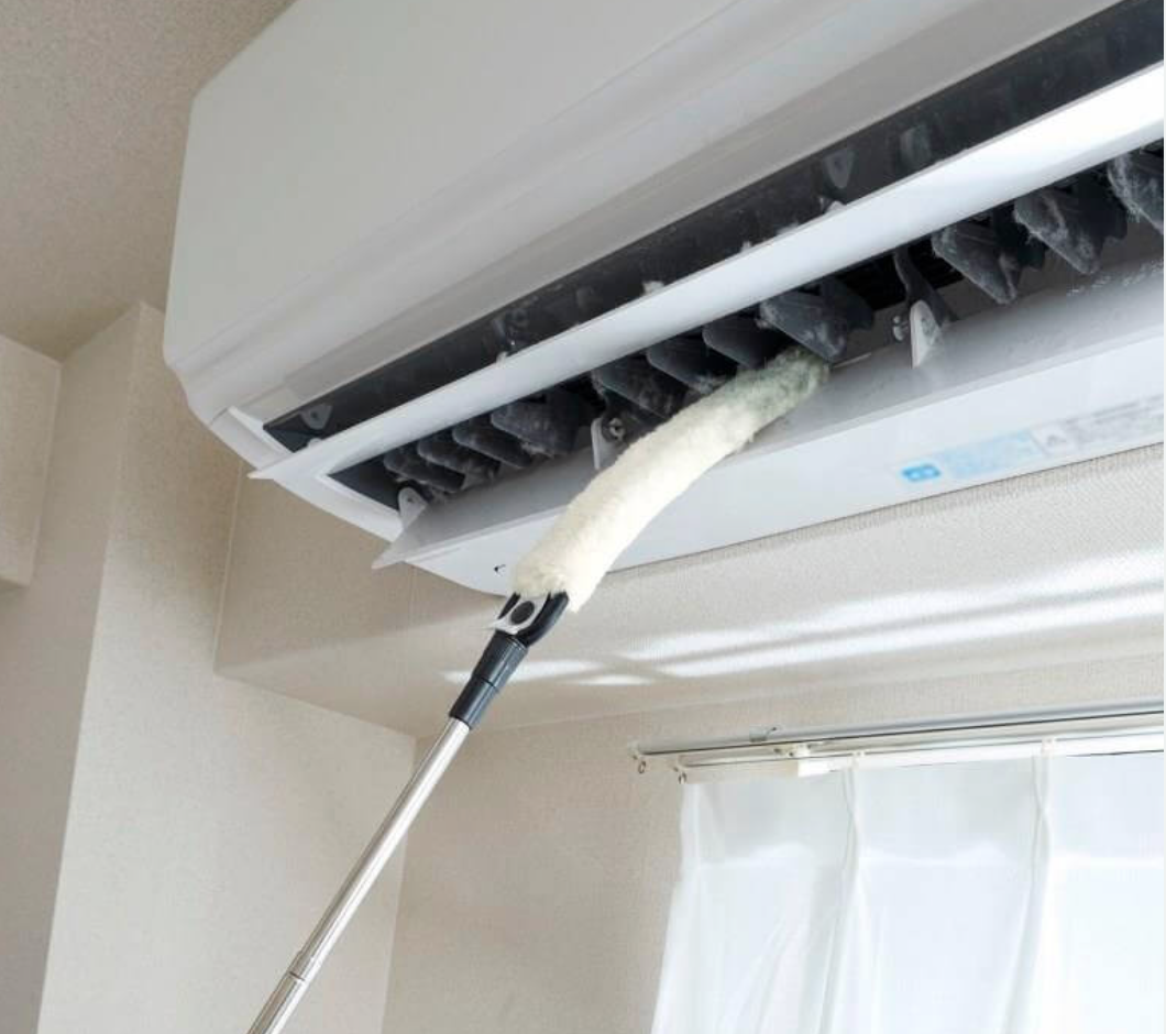 【Air Conditioner Cleaning】 Save on electricity bills! Time-saving care with the extendable & flexible "fluffy" brush.