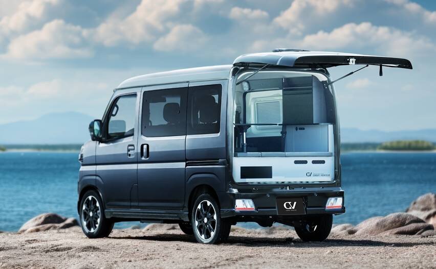 【軽キャンピングカー】もはや家……!? 12Vクーラー完全格納で車内スッキリ広々