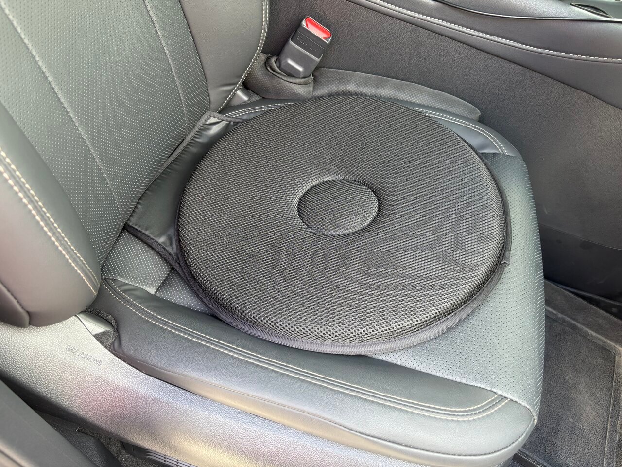 [Car Accessories] Report on how the rotating 3COINS cushion reduced my physical burden and stress