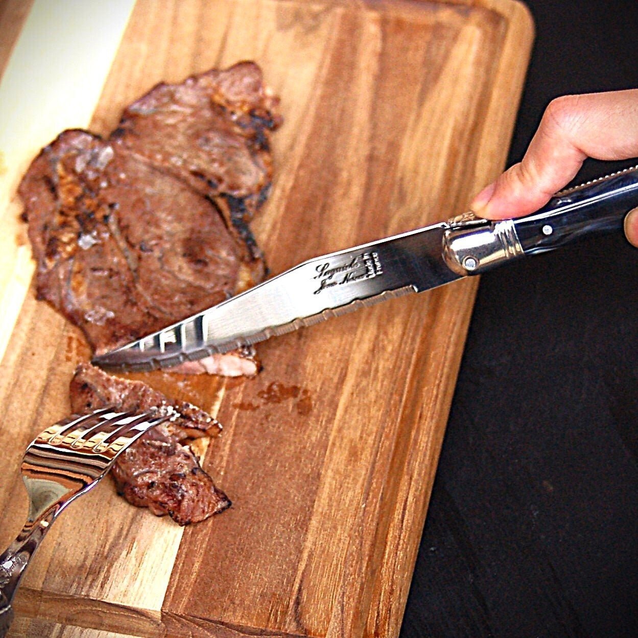 【Cutlery to fall in love with】Luxury like a restaurant! A steak knife born in France is beautiful.