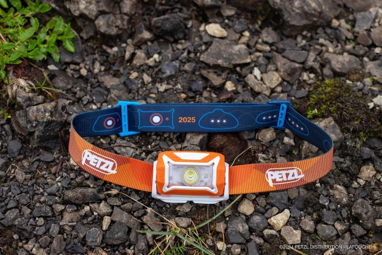 [Petzl] 25th Anniversary Special Model of the World's First LED Headlamp! Feel the history from the back of the headband.