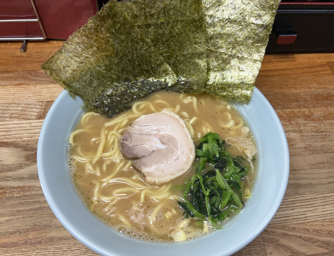 【真夏こそ】炎天下でも食べたい「横浜ラーメン はま家」
