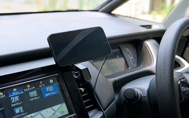 [Summer Vacation Drive] Fast charging while driving! Which one to choose, suction cup type or clip type holder?