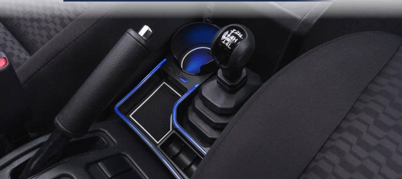 Organize the interior of the Jimny Sierra & Nomad! Add spaces for coins, drinks, and USB charging spots!