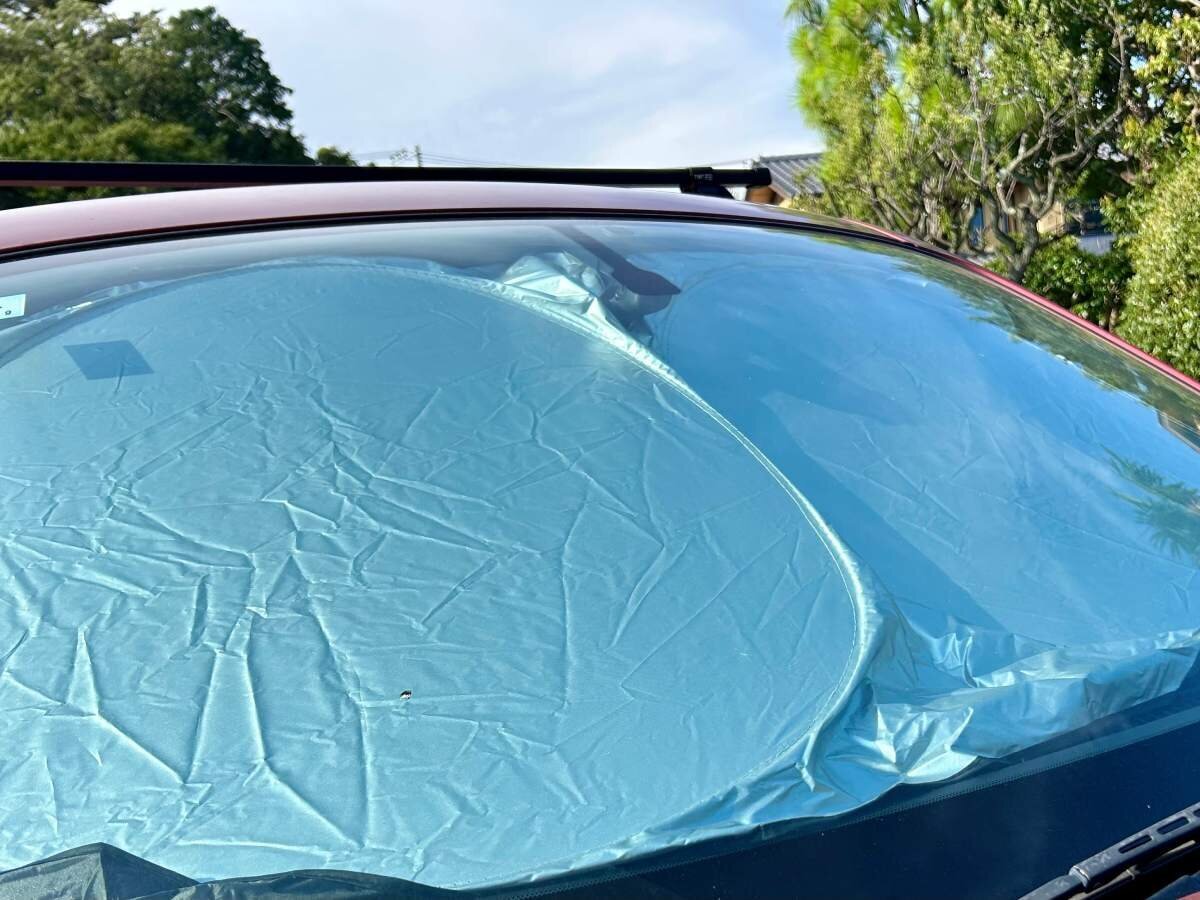 【Daiso】Blocks direct sunlight! The 330 yen "Touch-Up Sunshade" has no gaps