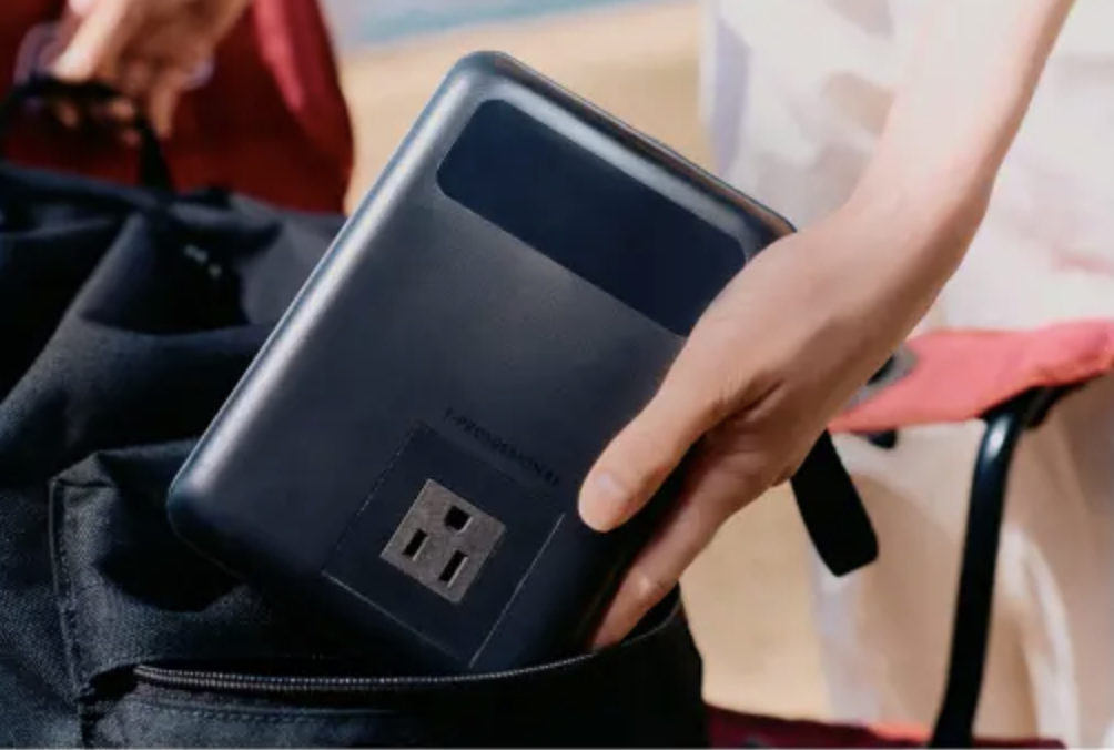 【ポータブル電源】小型なのに高速給電！仕事からクルマ旅まで毎日持ち運べるぞ