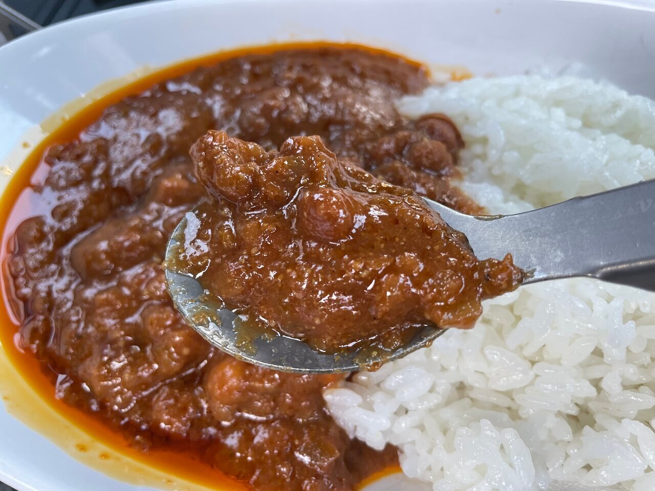 【Tasting】The author, a Jimny driver and spice curry enthusiast, tried Suzuki's retort curry