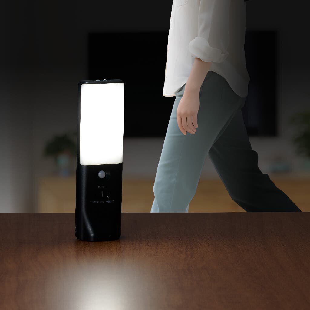 【Disaster Preparedness】 What, this is a remote control!? In case of emergency, it quickly transforms into a powerful flashlight!