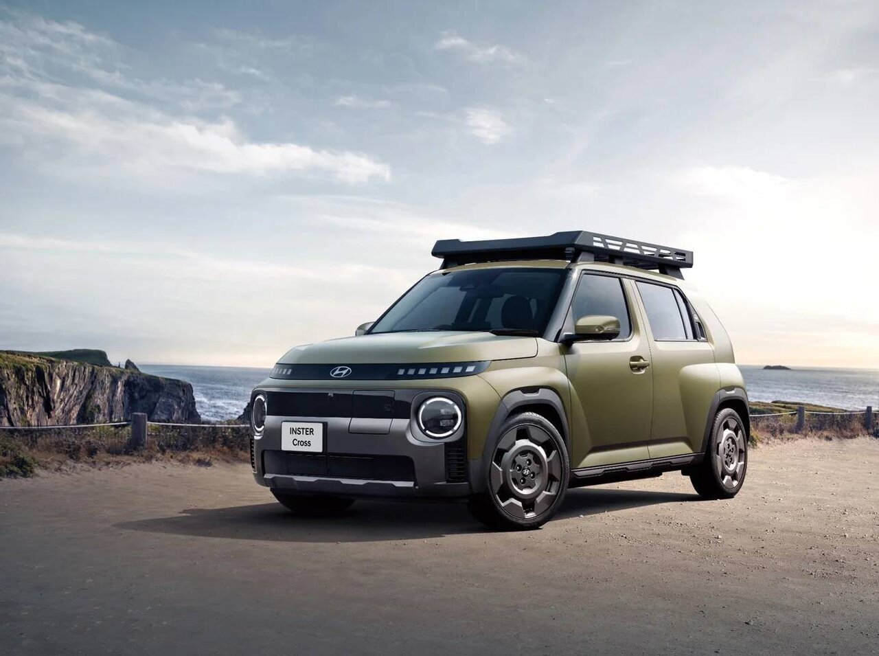 Hyundai's dedicated bumper and roof basket adopted! Compact BEV "Insta Cross" starting from 3,729,000 yen