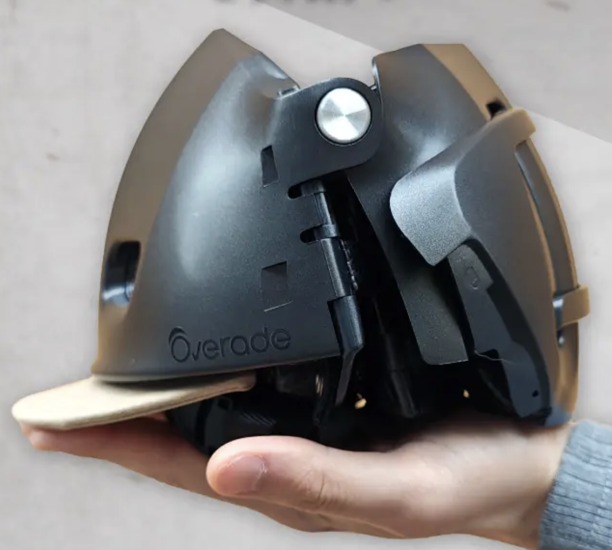【Bicycle】Palm-sized in 3 seconds! The foldable helmet is perfect for urban dwellers