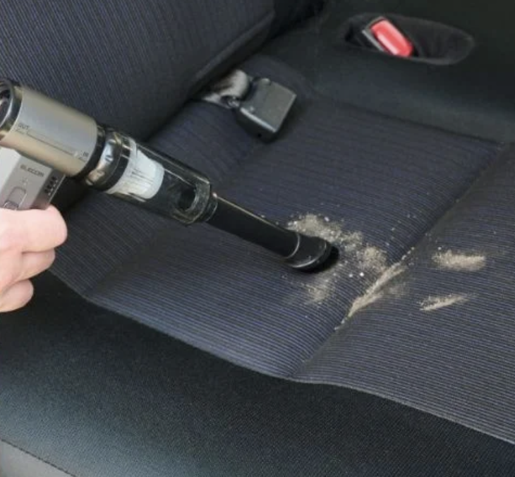 【Car Care】 Eliminate even the tiniest dust! The compact electric air duster has more power than expected