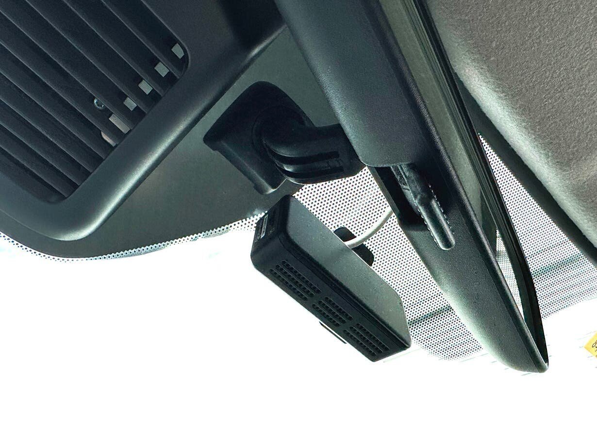 [Dashcam] No wiring required, just stick it on! With over 1000 hours of vibration monitoring,安心 while parked.