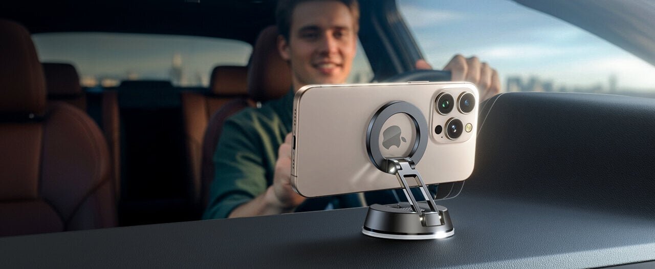 【Car Holder】 Easily visible from any seat with a pull in both directions! Comfortable off-road with N55 magnetic force