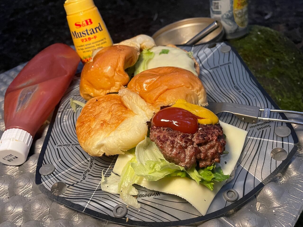 【Casual Camp Meals】Surprisingly, hamburgers made with no-knead patties were quite delicious