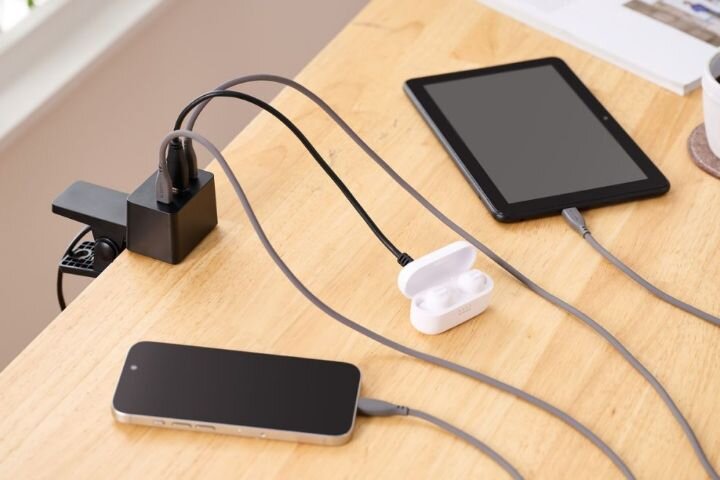 【便利ギア】ケーブルぴーんから卒業！クリップ型充電器で生活がラクになる
