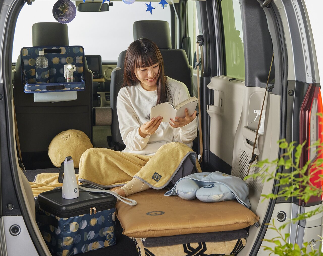 【車中泊】毎月届くワクワク感！“第3の避難所”を生み出すための厳選6アイテム
