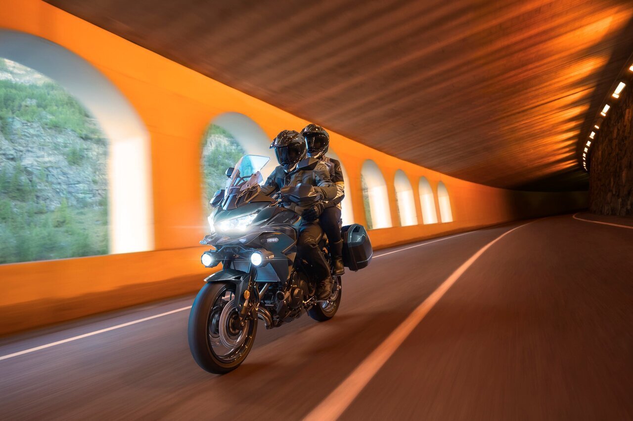 Kawasaki "Versys 650" new color! Added voice commands & navigation function for 1,166,000 yen