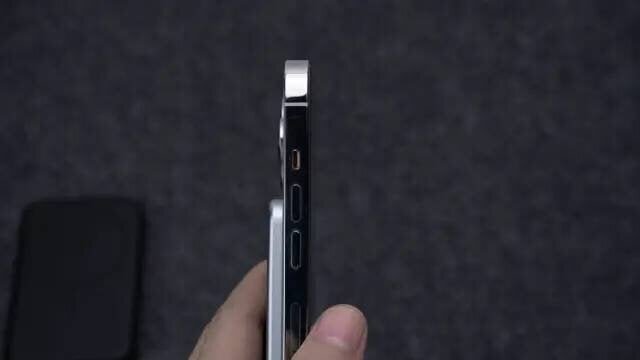 【超薄ガジェット】カードより薄い!? 6mmモバイルバッテリーでいつでもフル充電
