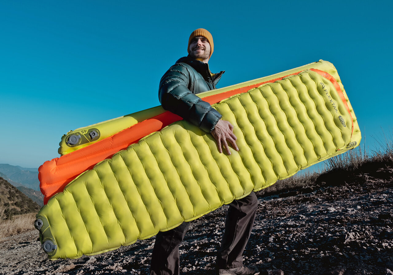【秋の登山】リペアキットで小傷も修復！超断熱エアマットで朝までグッスリだ